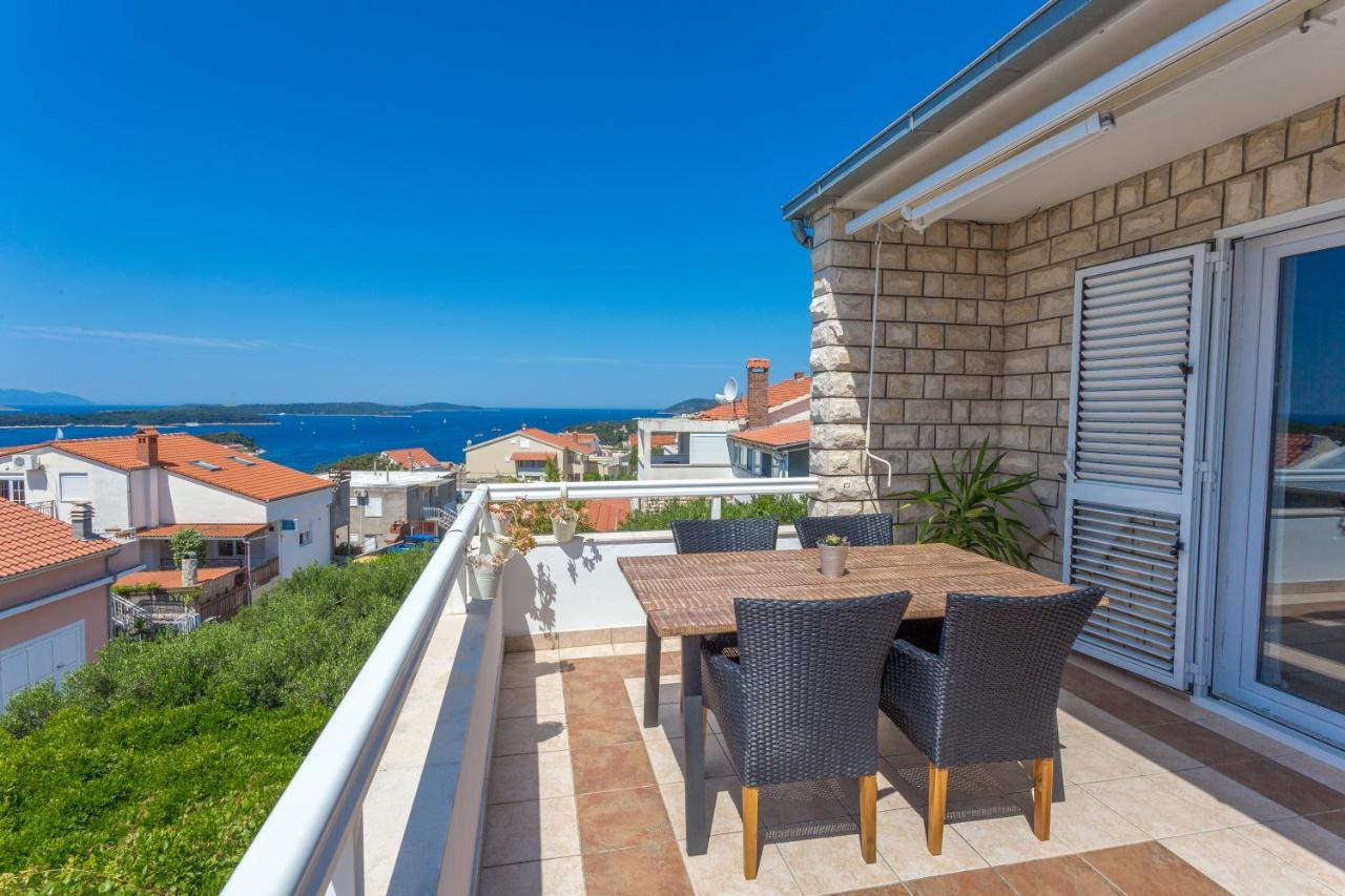 Peaceful Apartment With Beautiful View Hvar Town Buitenkant foto
